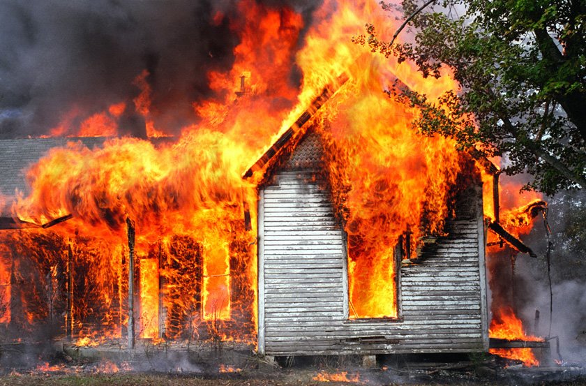 house-on-fire.jpg (840×553)